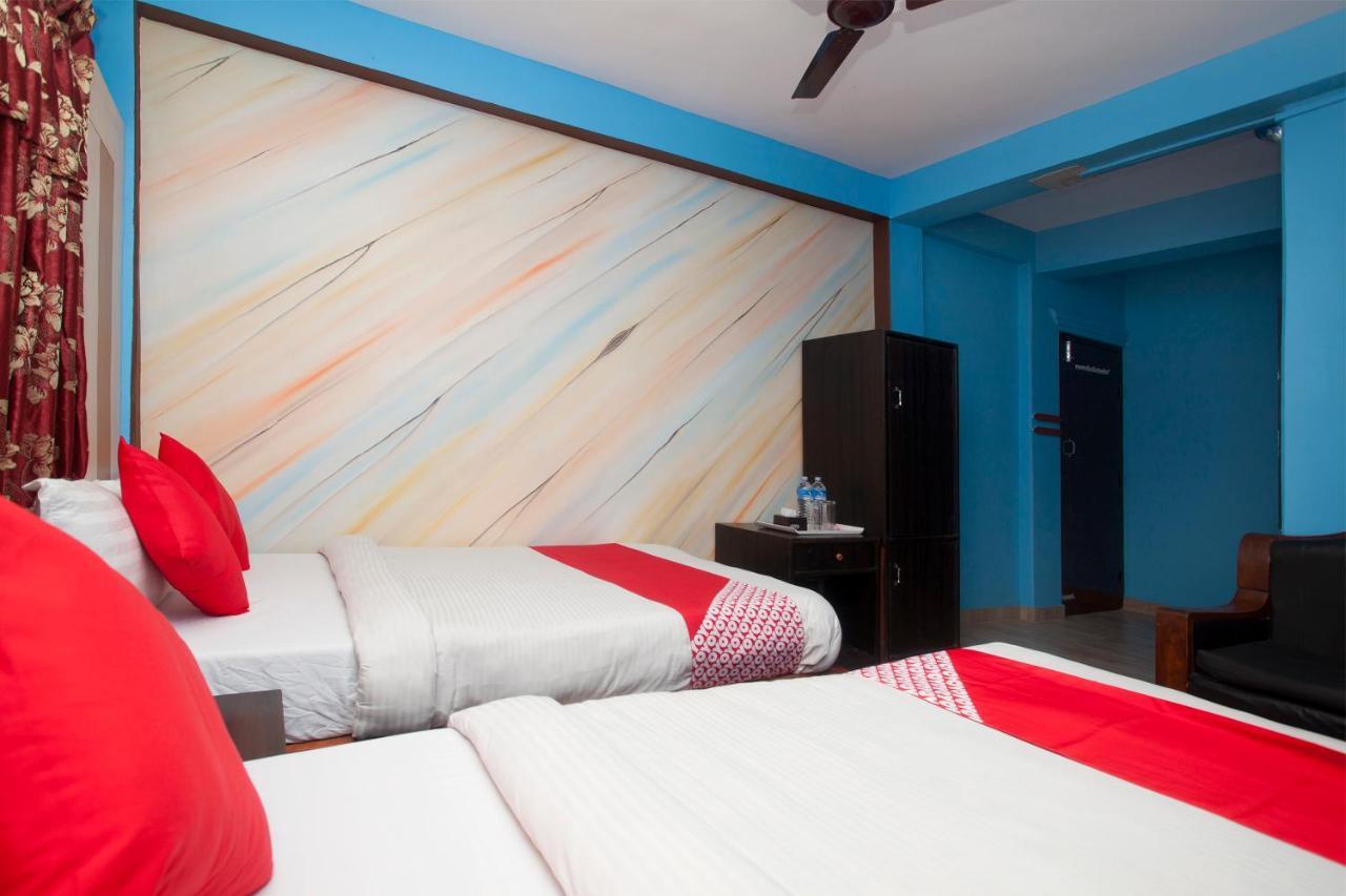 Hotel Middle Point Pvt Ltd Pokhara Exterior photo