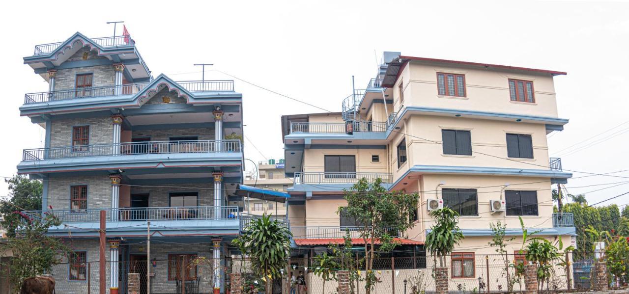 Hotel Middle Point Pvt Ltd Pokhara Exterior photo