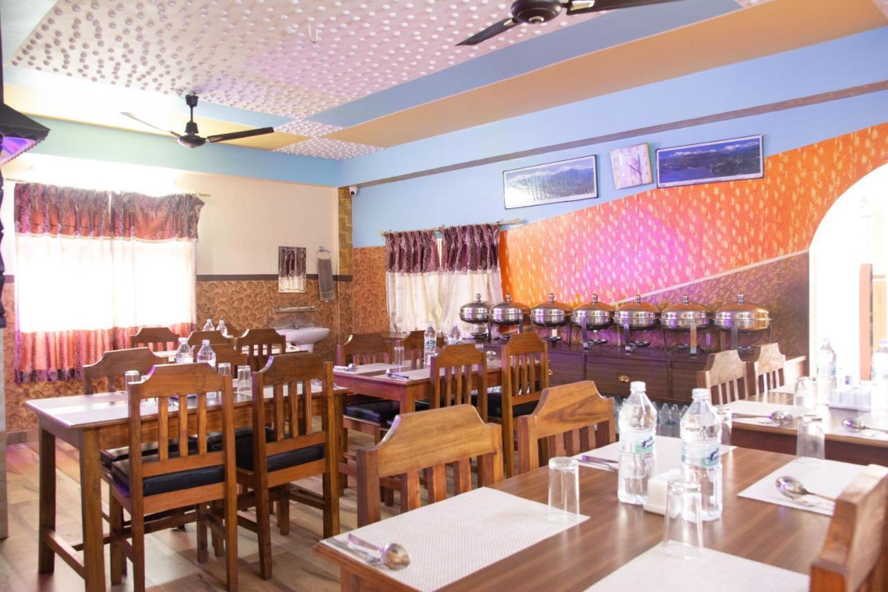 Hotel Middle Point Pvt Ltd Pokhara Exterior photo