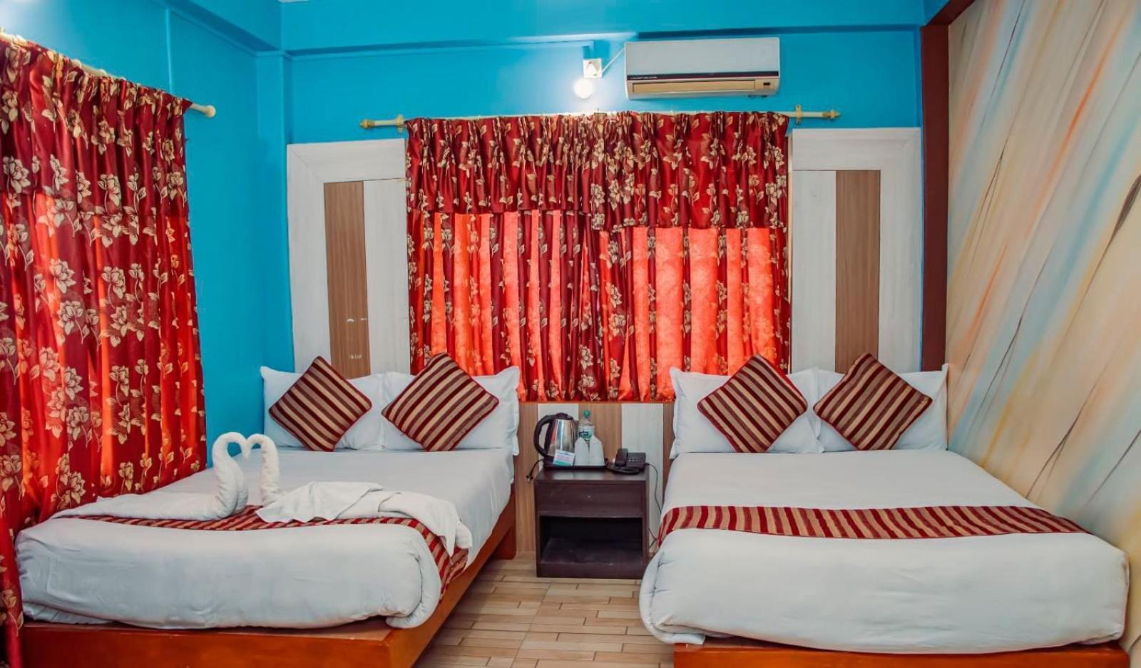 Hotel Middle Point Pvt Ltd Pokhara Exterior photo